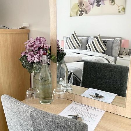 Manchester Escape - Private Room & Bathroom Near Etihad And Coop Arena - Free Secure Parking Eksteriør bilde